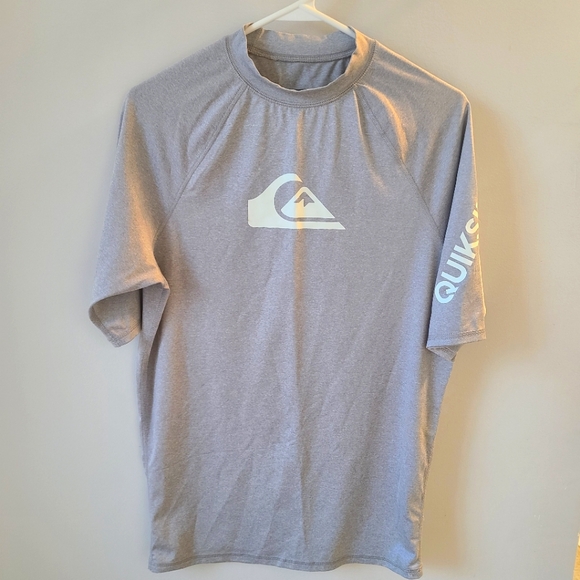 Quiksilver Rash Guard Surfing Beach Snorkel Scuba - EUC Size Large - Picture 1 of 3